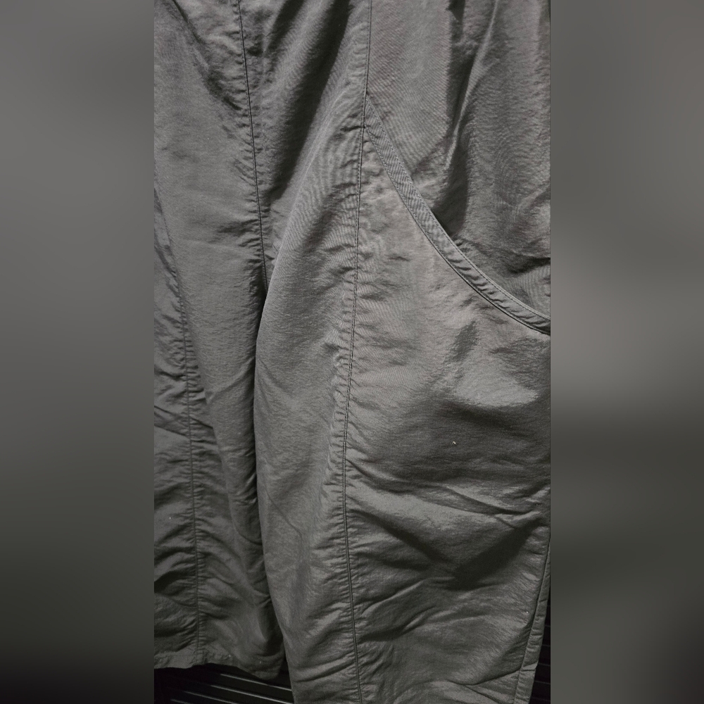 Eleven Stitch Design Pants and Vest - Picture 3 of 9